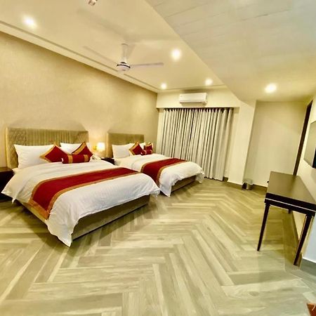 Shelton'S Rezidor House Hotel Peshawar Bagian luar foto