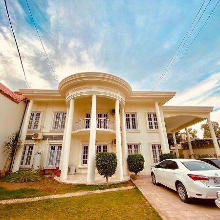 Shelton'S Rezidor House Hotel Peshawar Bagian luar foto