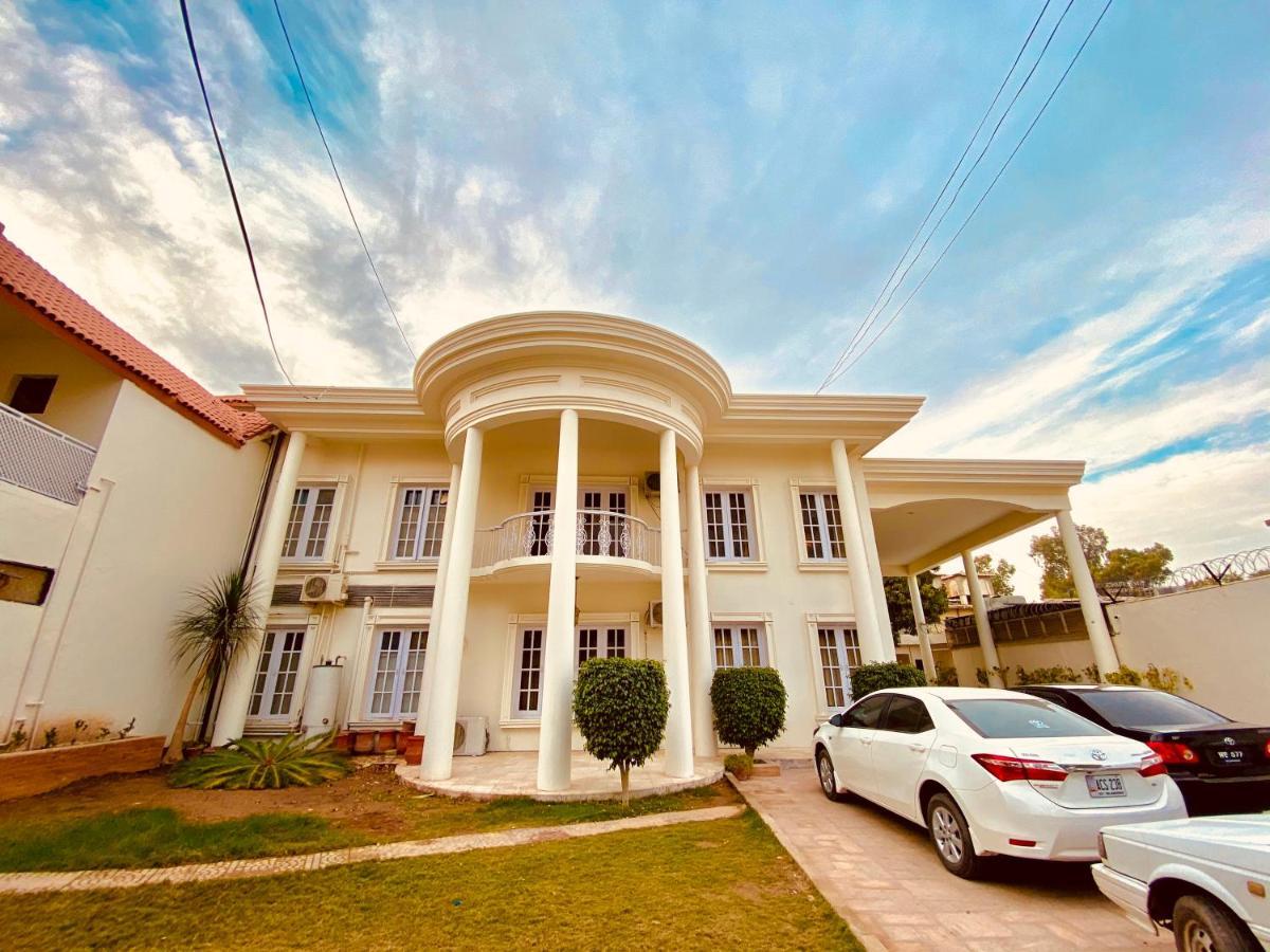 Shelton'S Rezidor House Hotel Peshawar Bagian luar foto