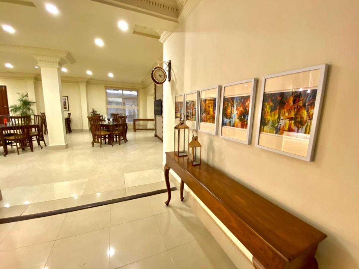 Shelton'S Rezidor House Hotel Peshawar Bagian luar foto